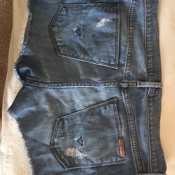 “HUDSON” Sexy Jean Shorts - Picture 3 of 5